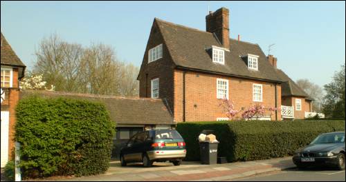 061 Hampsted Way